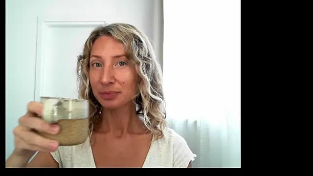 Snapshot of Paevoa chatting on October 27, 2025, 8:07 am Paevoa online show from October 27, 2025, 8:07 am