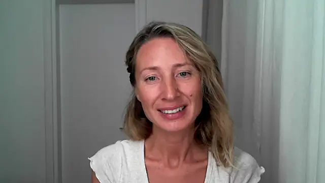 Snapshot of Paevoa chatting on November 15, 2025, 3:30 pm Paevoa online show from November 15, 2025, 3:30 pm