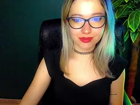 loveHeidi online show from December 18, 2025, 7:58 am