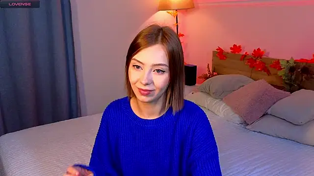 Snapshot of LumMina chatting on October 3, 2025, 10:12 am LumMina online show from October 3, 2025, 10:12 am