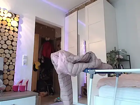 Snapshot of story_of_sarah chatting on September 13, 2025, 3:45 pm story of sarah online show from September 13, 2025, 3:45 pm