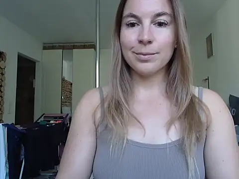 Snapshot of story_of_sarah chatting on September 15, 2025, 8:14 am story of sarah online show from September 15, 2025, 8:14 am