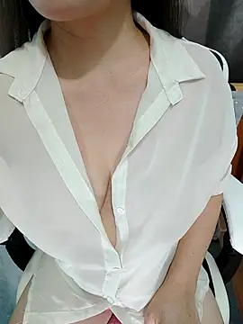 Snapshot of LadyMaiMai chatting on November 5, 2025, 8:36 am LadyMaiMai online show from November 5, 2025, 8:36 am