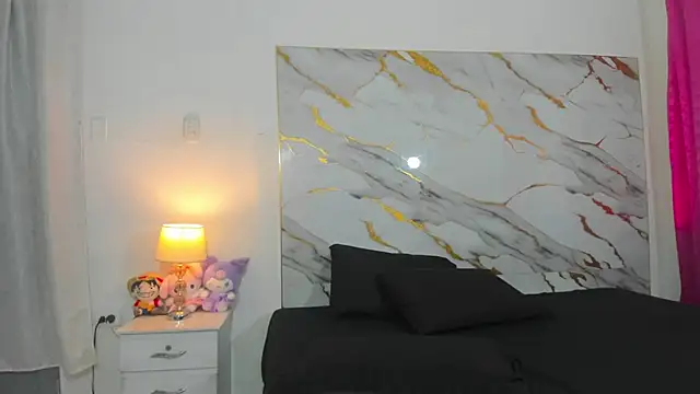 johan miller0 online show from October 31, 2025, 7:37 pm