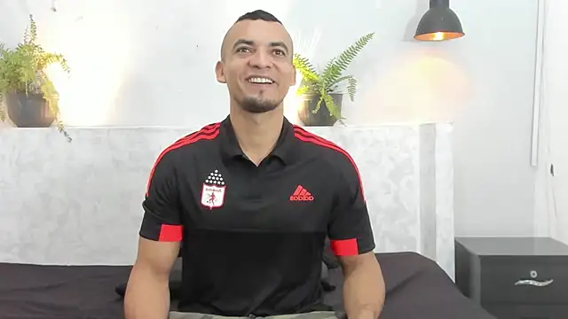 johan miller0 online show from November 14, 2025, 5:06 am