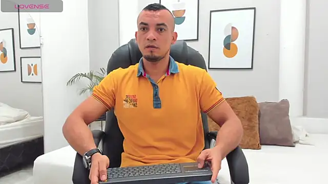 johan miller0 online show from November 28, 2025, 5:59 pm