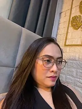 Snapshot of yourdevilsweettsx chatting on November 5, 2025, 11:32 am yourdevilsweettsx online show from November 5, 2025, 11:32 am