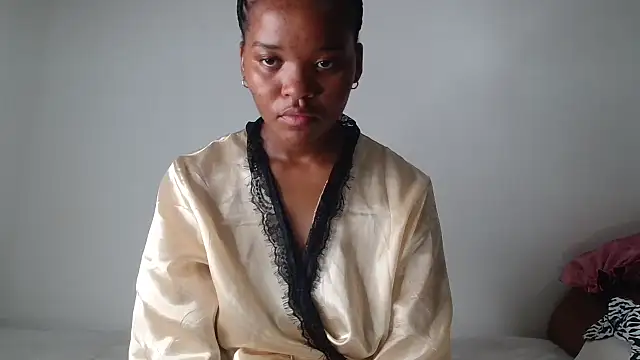 AshleyT255 online show from November 18, 2025, 3:27 pm