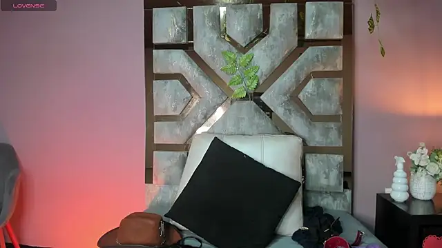 Electra Gosselin online show from July 1, 2026, 1:29 am