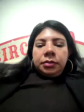 kinky momm online show from November 4, 2025, 1:32 pm