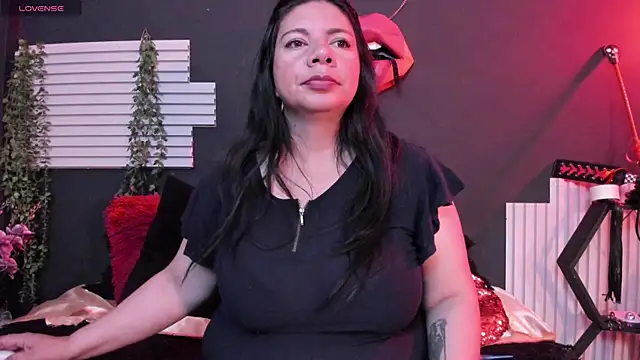kinky momm online show from July 29, 2026, 3:21 pm