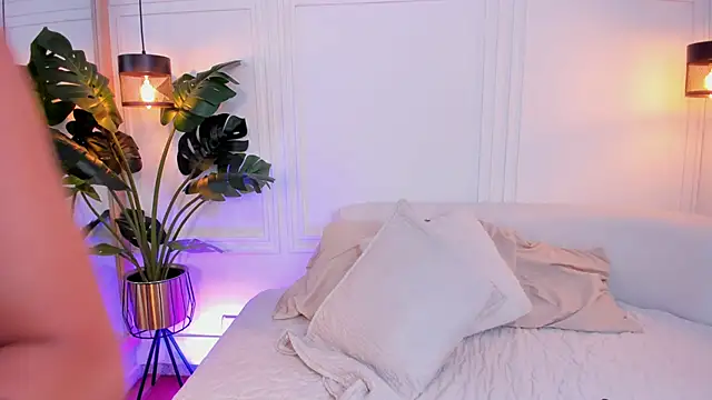 Snapshot of Dafne_Hillss chatting on October 28, 2025, 12:30 pm Dafne Hillss online show from October 28, 2025, 12:30 pm