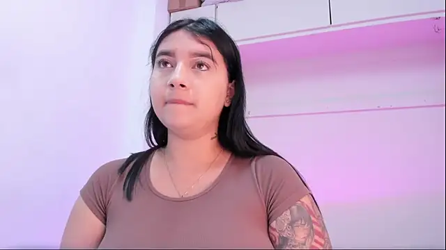 Snapshot of BrianaTaylorr chatting on November 1, 2025, 7:16 pm BrianaTaylorr online show from November 1, 2025, 7:16 pm