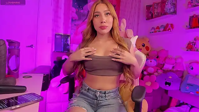 Snapshot of Issa_Moon_ chatting on October 30, 2025, 12:23 am Issa Moon online show from October 30, 2025, 12:23 am