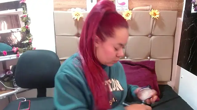 Snapshot of MIA__SPENCER chatting on October 1, 2025, 6:14 pm MIA SPENCER online show from October 1, 2025, 6:14 pm