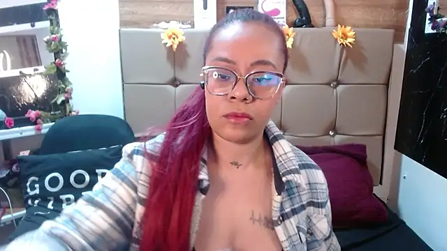 Snapshot of MIA__SPENCER chatting on October 7, 2025, 3:53 pm MIA SPENCER online show from October 7, 2025, 3:53 pm