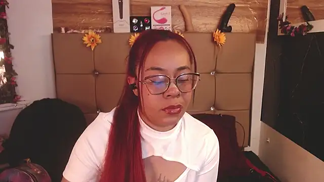 MIA  SPENCER online show from April 30, 2026, 8:04 pm