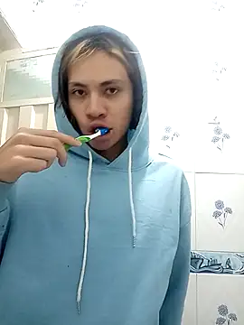 kittymutant99 online show from November 12, 2025, 5:57 pm