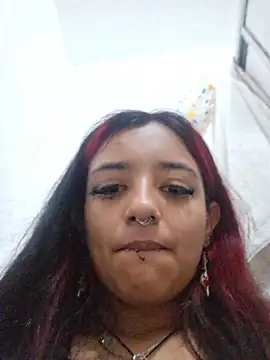 carolinerue online show from April 26, 2026, 11:46 pm
