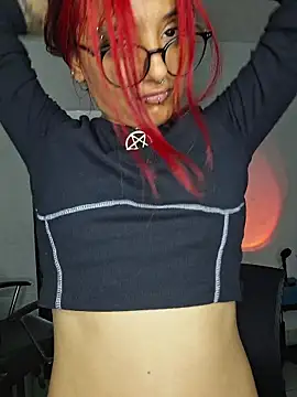 Snapshot of carolinerue chatting on July 15, 2026, 12:49 am carolinerue online show from July 15, 2026, 12:49 am
