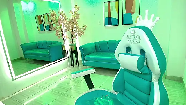 Snapshot of Black_roseee chatting on October 19, 2025, 4:02 am Black roseee online show from October 19, 2025, 4:02 am