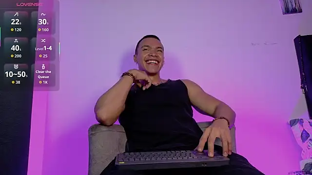 adriel escalante online show from May 4, 2026, 1:45 am