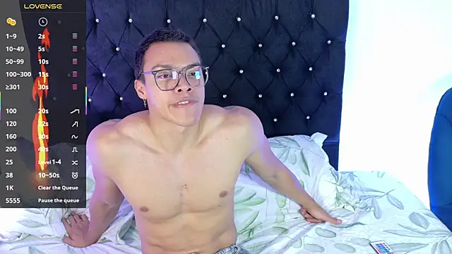 adriel escalante online show from July 14, 2026, 3:22 am