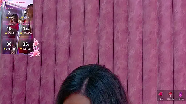 Snapshot of Rossie-Cameron chatting on November 14, 2025, 1:32 pm Rossie-Cameron online show from November 14, 2025, 1:32 pm