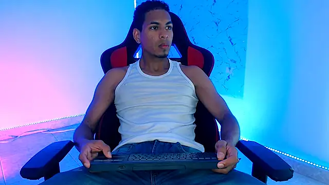 lorian vikel online show from October 27, 2025, 9:41 pm