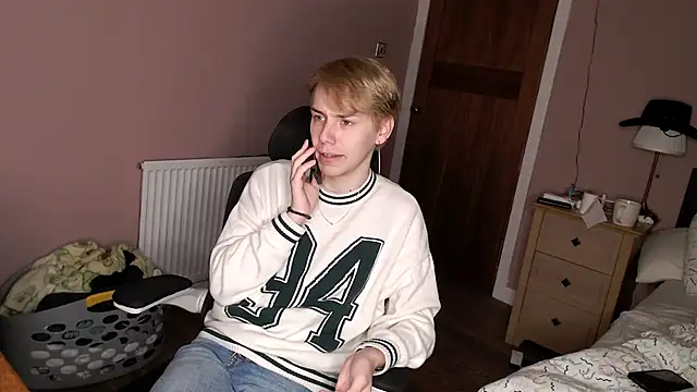 Snapshot of scottishtwink01 chatting on September 24, 2025, 12:52 pm scottishtwink01 online show from September 24, 2025, 12:52 pm