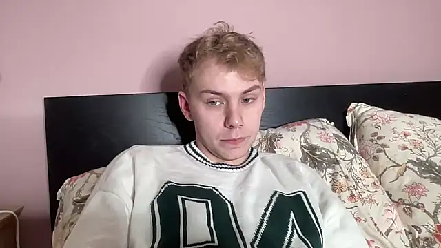 Snapshot of scottishtwink01 chatting on October 13, 2025, 5:35 pm scottishtwink01 online show from October 13, 2025, 5:35 pm