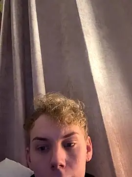 Snapshot of scottishtwink01 chatting on November 11, 2025, 3:06 am scottishtwink01 online show from November 11, 2025, 3:06 am