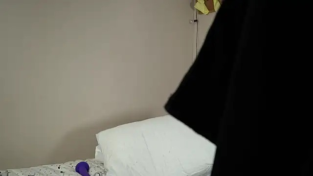 Snapshot of scottishtwink01 chatting on November 15, 2025, 8:49 pm scottishtwink01 online show from November 15, 2025, 8:49 pm