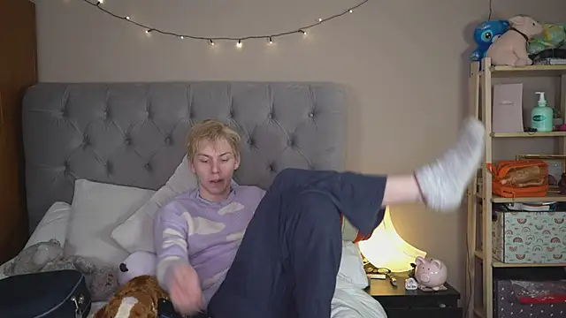 Snapshot of scottishtwink01 chatting on February 19, 2026, 1:23 am scottishtwink01 online show from February 19, 2026, 1:23 am