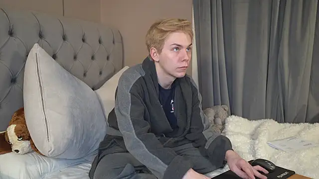 Snapshot of scottishtwink01 chatting on February 24, 2026, 1:03 am scottishtwink01 online show from February 24, 2026, 1:03 am