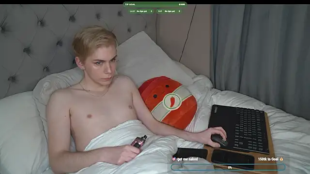 Snapshot of scottishtwink01 chatting on March 9, 2026, 9:30 pm scottishtwink01 online show from March 9, 2026, 9:30 pm