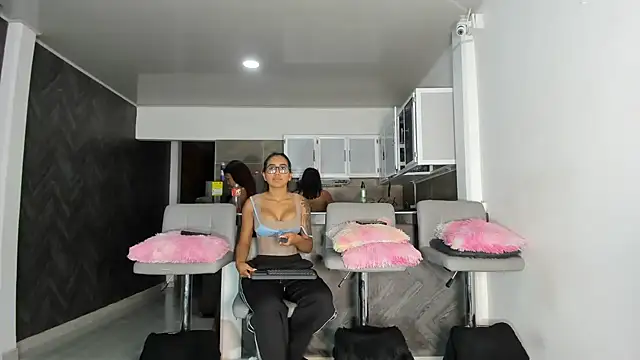 Melissa tylor69 online show from May 2, 2026, 3:22 am