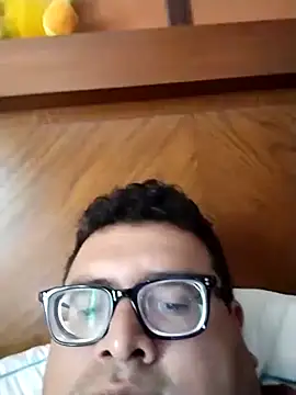 Santiagoqro85 online show from September 14, 2025, 3:55 pm