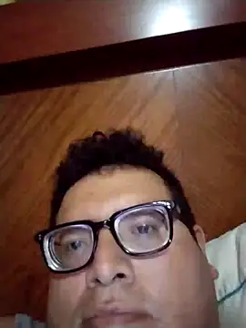 Santiagoqro85 online show from October 4, 2025, 12:36 pm