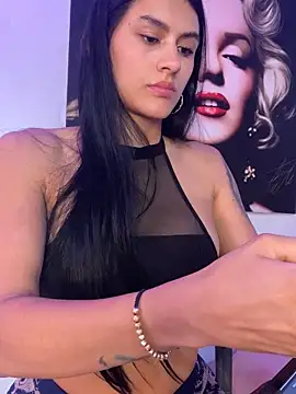 Snapshot of juliana1920 chatting on September 17, 2025, 5:58 pm juliana1920 online show from September 17, 2025, 5:58 pm