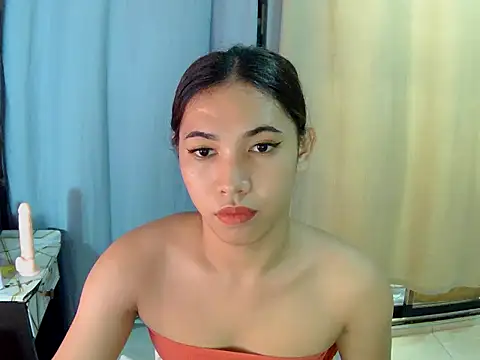 Snapshot of Chen_Lavin chatting on November 6, 2025, 1:06 am Chen Lavin online show from November 6, 2025, 1:06 am