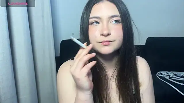 valentinauwu online show from November 8, 2025, 2:34 am