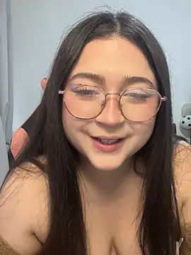 Snapshot of valentinauwu chatting on July 23, 2026, 7:45 pm valentinauwu online show from July 23, 2026, 7:45 pm
