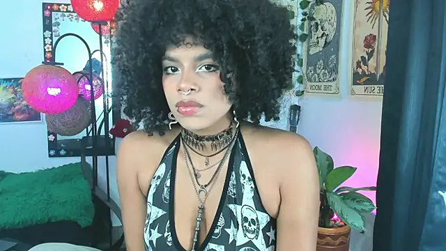 Snapshot of Raven_luv chatting on November 24, 2025, 10:31 pm Raven luv online show from November 24, 2025, 10:31 pm