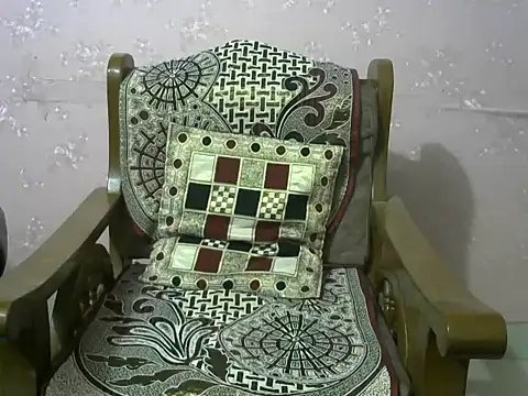 Snapshot of Famit025 chatting on September 29, 2025, 6:57 pm Famit025 online show from September 29, 2025, 6:57 pm