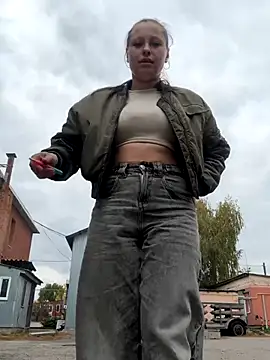 Snapshot of Jessie_Queen_1 chatting on October 6, 2025, 11:40 am Jessie Queen 1 online show from October 6, 2025, 11:40 am