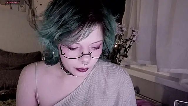 Snapshot of Alice_Zev chatting on October 27, 2025, 4:22 pm Alice Zev online show from October 27, 2025, 4:22 pm