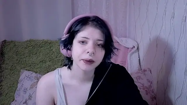 Snapshot of Alice_Zev chatting on April 25, 2026, 12:13 am Alice Zev online show from April 25, 2026, 12:13 am