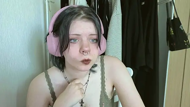Snapshot of Alice_Zev chatting on May 10, 2026, 1:05 pm Alice Zev online show from May 10, 2026, 1:05 pm