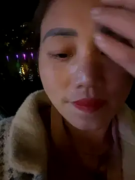 chipp-bong online show from September 9, 2025, 2:27 pm